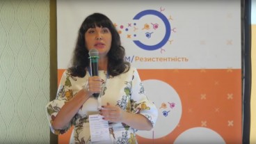 Які препарати рекомендується призначати дітям до 4-х років при сухому нав'язливому кашлі?