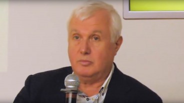 Які плюси та мінуси тактики спостереження?