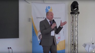 Які причини появи крові у виділеннях з носу при риносинуситах?